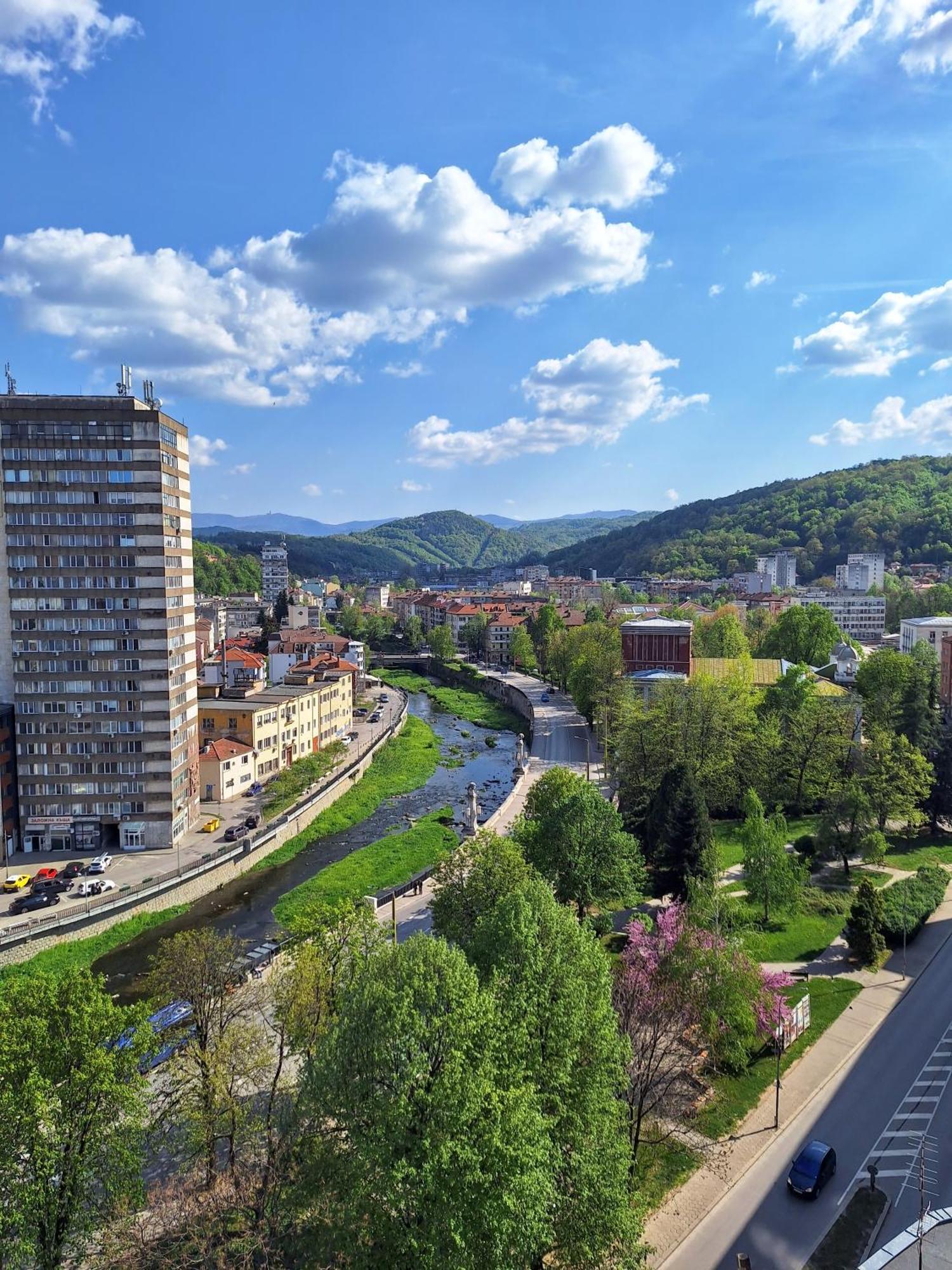 Студио Даневски-Balkan Tower Gabrowo Exterior foto